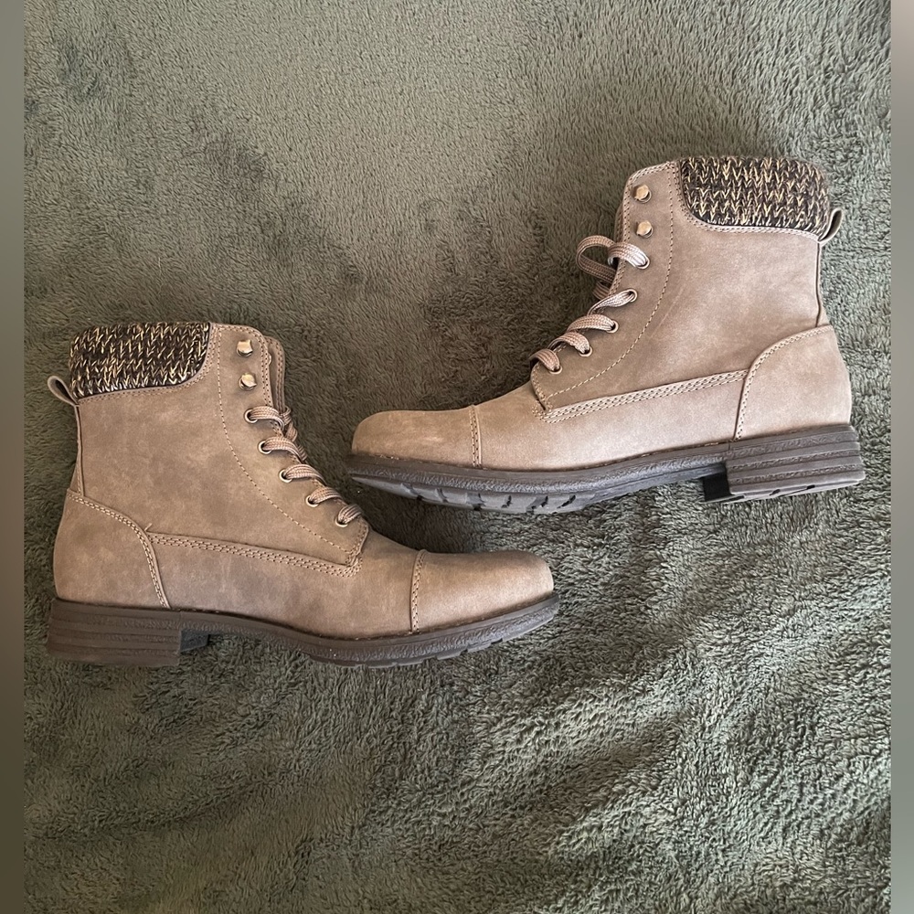 Women’s Gray combat boots size 9